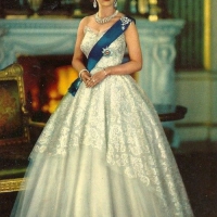 Елизавета II вернула диадеме статус официального королевского украшения.